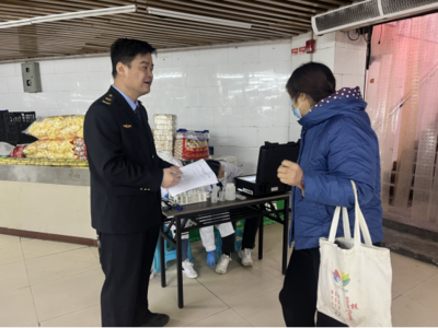 濟(jì)南高新區(qū)市場(chǎng)監(jiān)管部開展食品安全“你送我撿”活動(dòng)暨法律咨詢服務(wù)